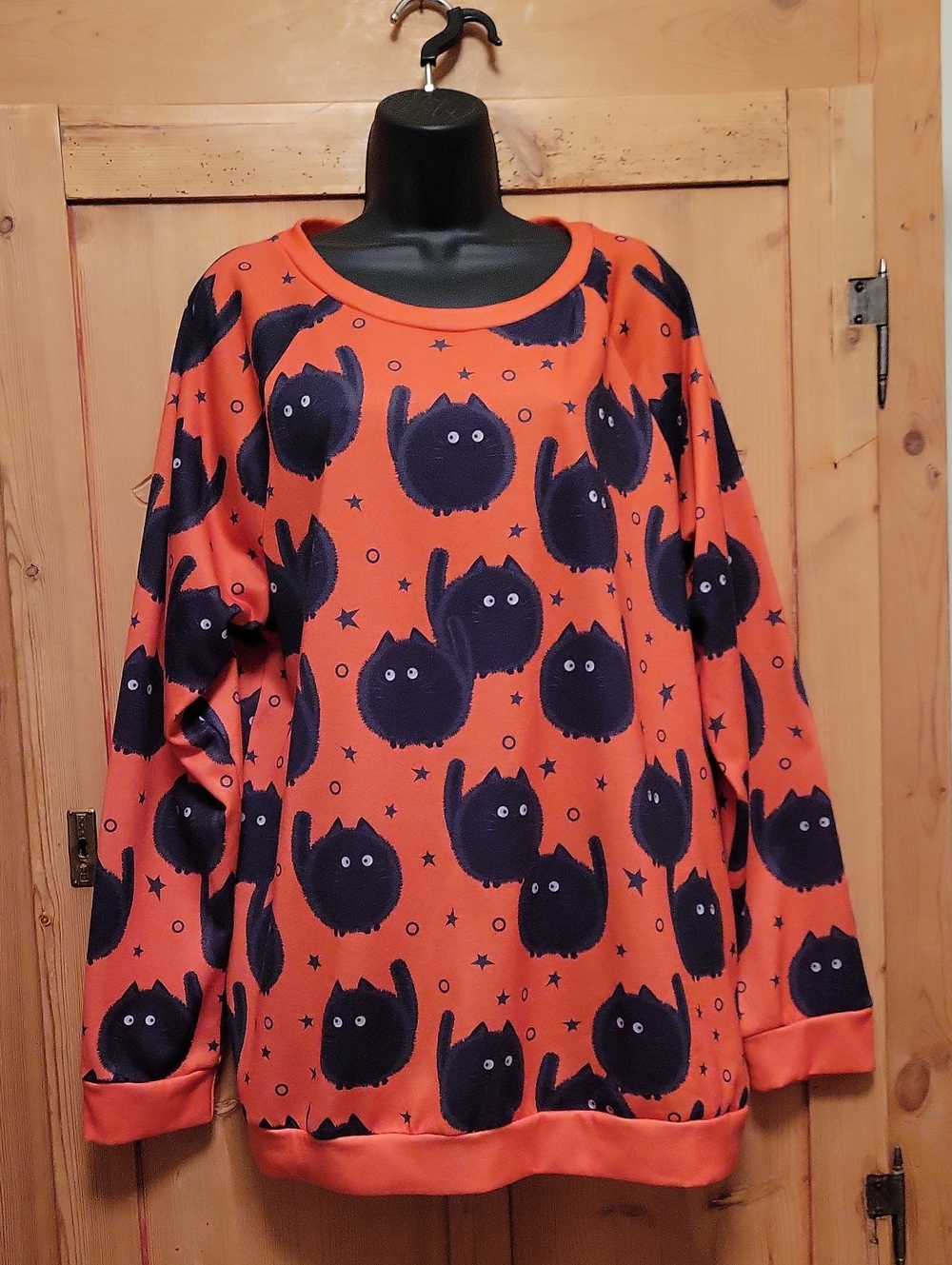 Halloween Women's 3XL Sweatshirt - Polyester/cotton Blend.
